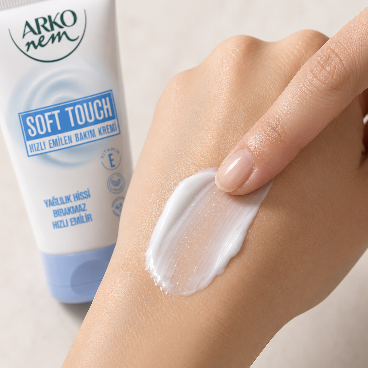 Arko Nem Soft Touch Moisturizing Cream with Vitamin E - 60 ml