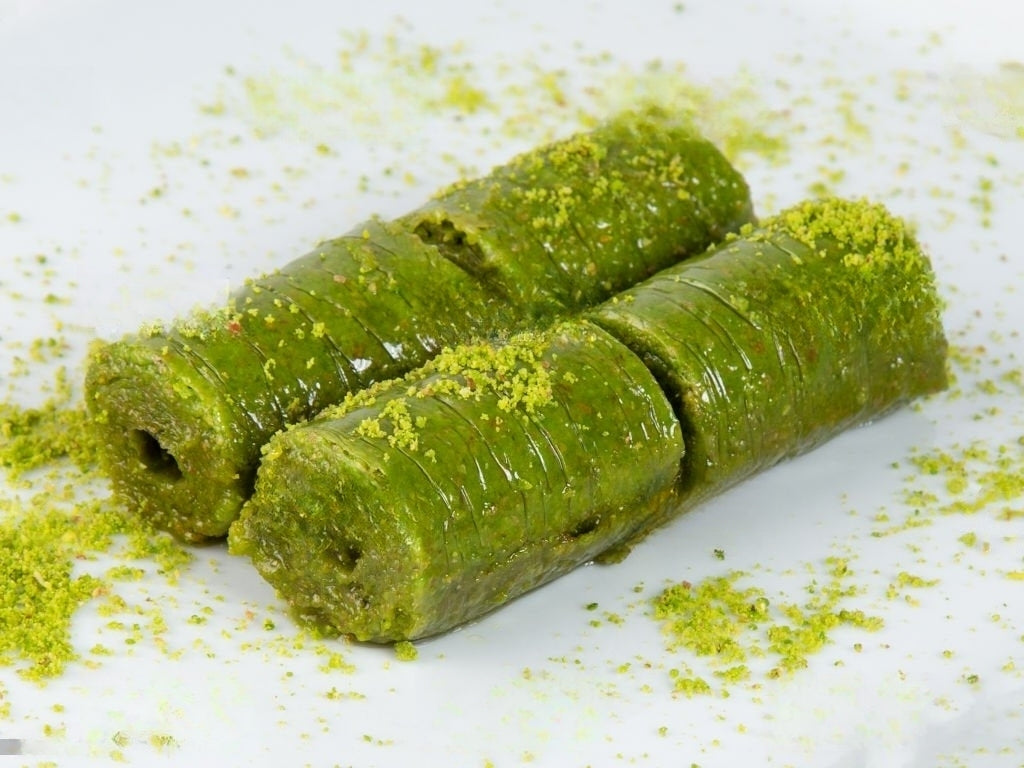 Pistachio Wrap Baklava 1 kg Box - Premium Turkish Pastry